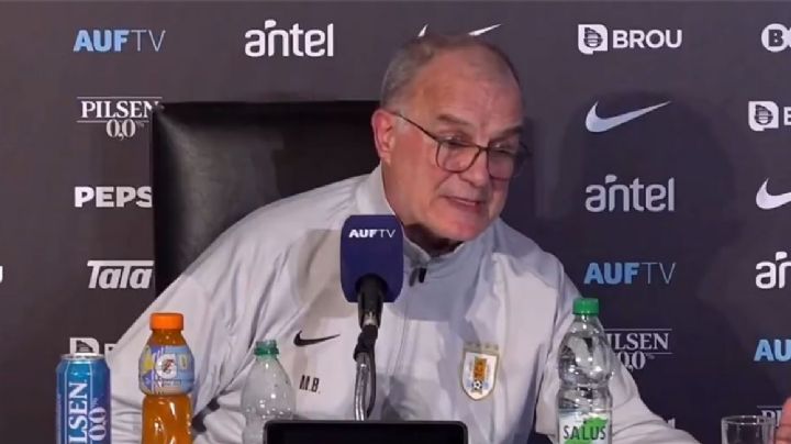 Marcelo Bielsa descartó su renuncia como de la selección uruguaya