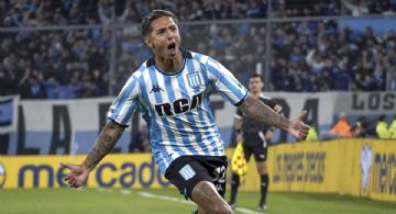 Almendra dejó Racing y fue presentado en Necaxa: “¡Oficialmente Rayo!”