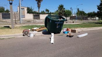 Alambrados rotos y residuos esparcidos: el drama de los vecinos del Procrear en Maipú