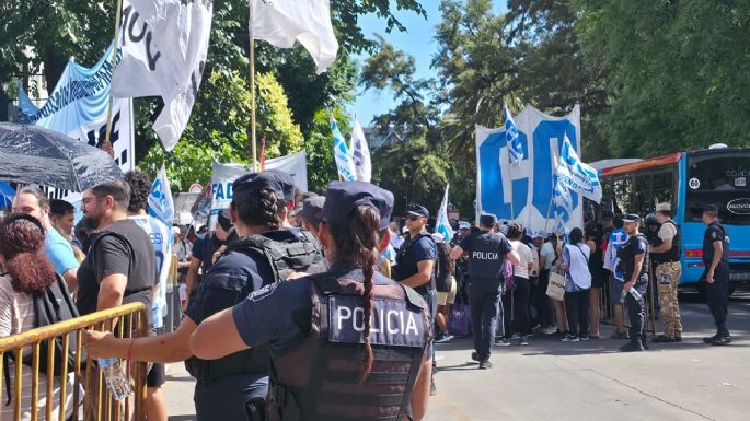 La CGT, la CTA y organizaciones sociales protestó contra la Reforma Laboral en Mendoza 