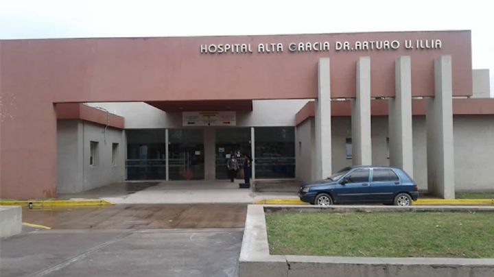 Tragedia en Córdoba: una mujer de 81 años se atragantó en la cena navideña y murió