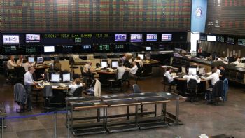 El Merval cerró en alza tras anuncios sobre régimen cambiario