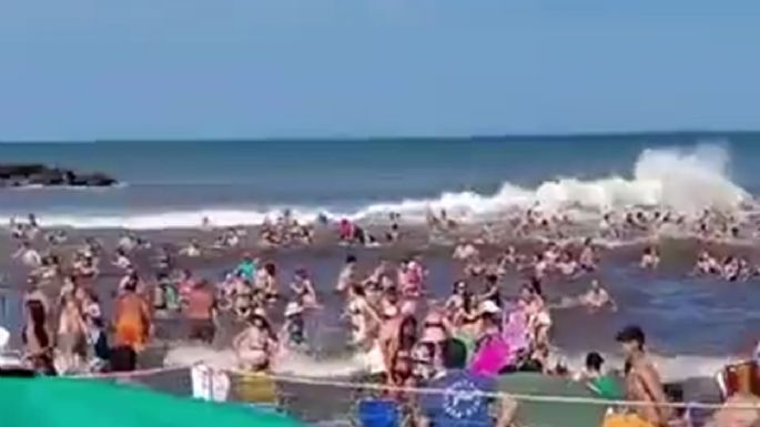 Pánico en Santa Clara del Mar por una ola gigante que dejó un muerto y 35 heridos 
