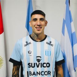 Racing de Córdoba presentó oficialmente a Ricardo Centurión
