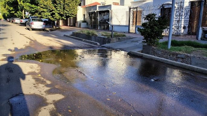 Reclamo: la "pileta pública" que se abrió en una calle de Guaymallén