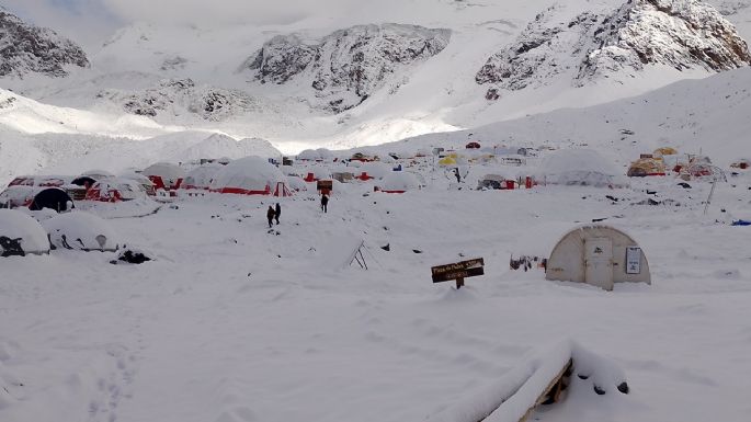 Así amaneció  Plaza de Mulas tras una intensa nevada en pleno verano