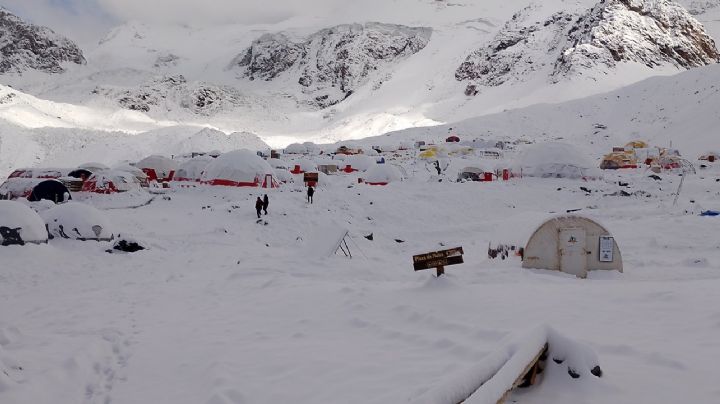 Así amaneció  Plaza de Mulas tras una intensa nevada en pleno verano