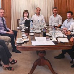 Reforma laboral: el Gobierno se reunió en la previa a la sesión