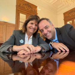 Adorni recibió a Bullrich y Mahiques y el viernes se mostrará con Milei