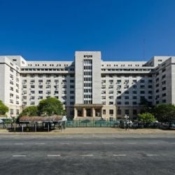 Milei acelera la renovación judicial y envía otros 30 pliegos de jueces al Senado 