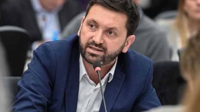 Un diputado le recordó a Adorni que antes de ser funcionario sacó un traje en cuotas: “Qué rápido se acostumbró a ser casta” 