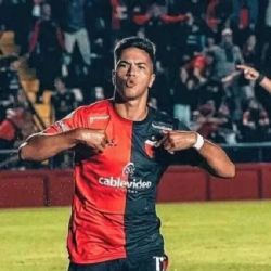 Una figura de Colón presentó a su novio en un programa de fútbol  