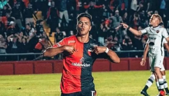 Una figura de Colón presentó a su novio en un programa de fútbol  