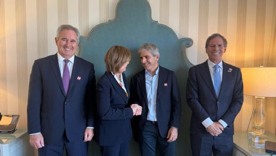 Caputo anunció una inversión de Chevron por más de US$10.000 millones