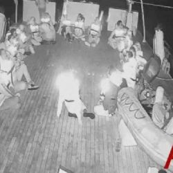 Israel abordó los barcos de la flotilla y los pasajeros serán llevados a tierra y deportados