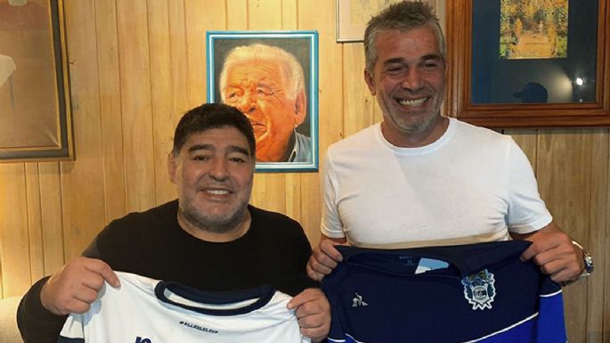 Desde Maradona hasta Russo: los DTs que fallecieron en plenas funciones