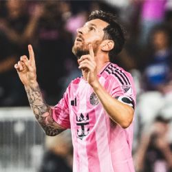 Doblete de Messi que jugó con "permiso" y goleada del Inter Miami