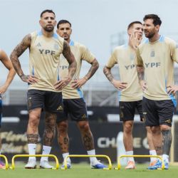A Leandro Paredes no lo citarían en noviembre para que juegue en Boca