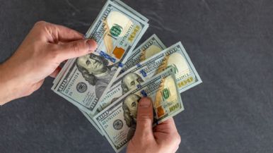 Foto iliustrativa de  El dólar oficial se mantuvo estable