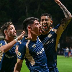 Argentinos se lo dio vuelta a Newell’s en 23 minutos