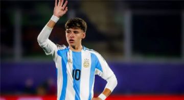 Vélez le reclama 3 millones de dólares a Botafogo de Brasil por Álvaro Montoro