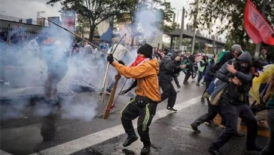 Cuatro heridos con flechas cerca de la embajada de Estados Unidos en Bogotá