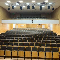 Un telón se alza en la universidad pública