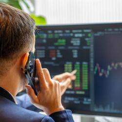 Tras anuncio de recompra de deuda, los bonos operaron en alza 