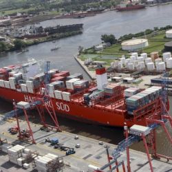 En febrero cayó el intercambio comercial y el superávit fue el menor en ocho meses
