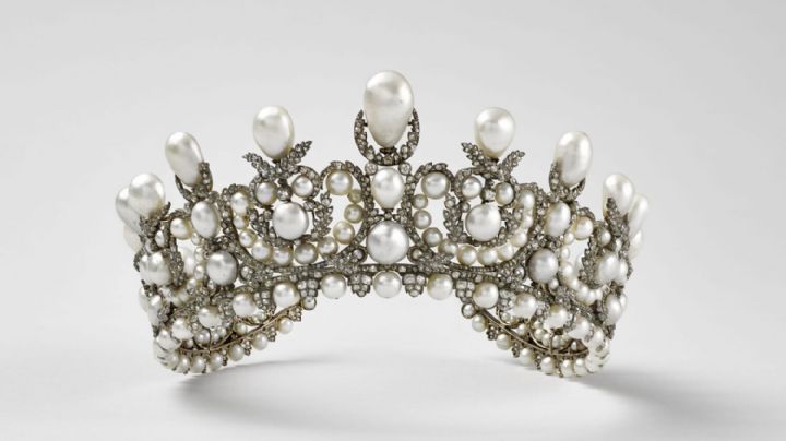 Cuáles son las piezas robadas de la colección de Napoleón del Museo Louvre