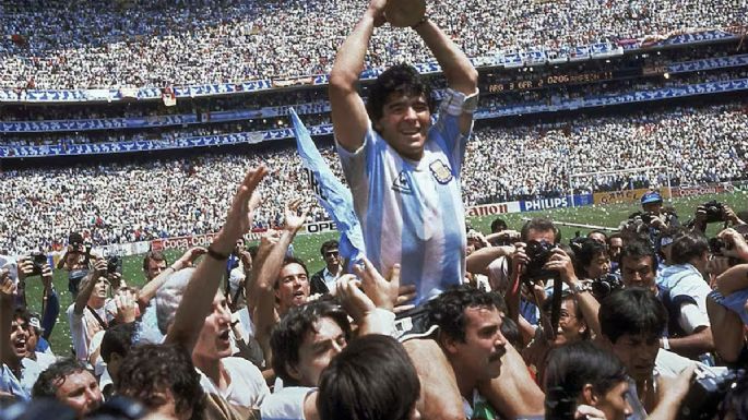 Falleció Roberto Cejas: el hombre que llevó en andas a Maradona en México 1986