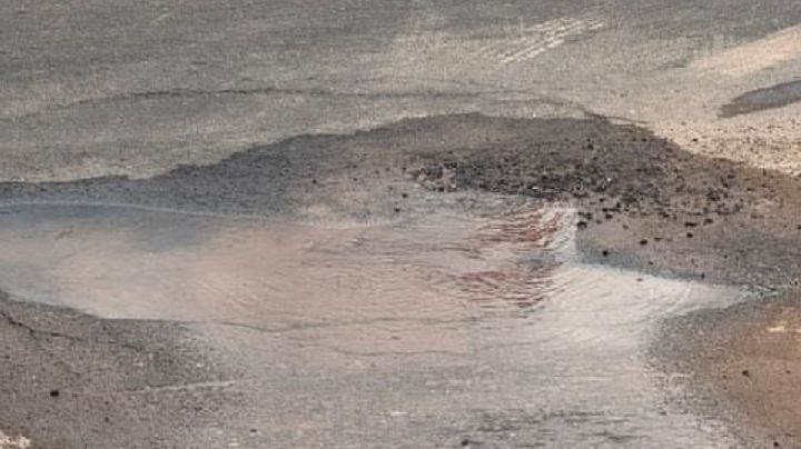 La pérdida de cada día: una fuga de agua en Maipú lleva dos semanas sin solución