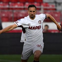 Izquierdoz confirmó que está por recibirse de DT  y que seguirá jugando en Lanús