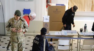 Clásico de clásicos: fueron a votar con pedido de captura y los detuvieron