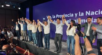 Con "guerra de hinchadas" Petri y Cornejo celebraron el triunfo