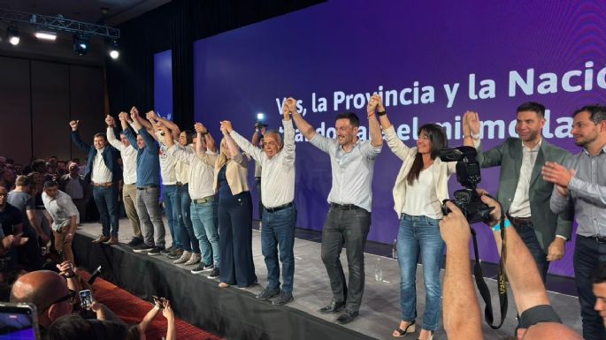 Con "guerra de hinchadas" Petri y Cornejo celebraron el triunfo
