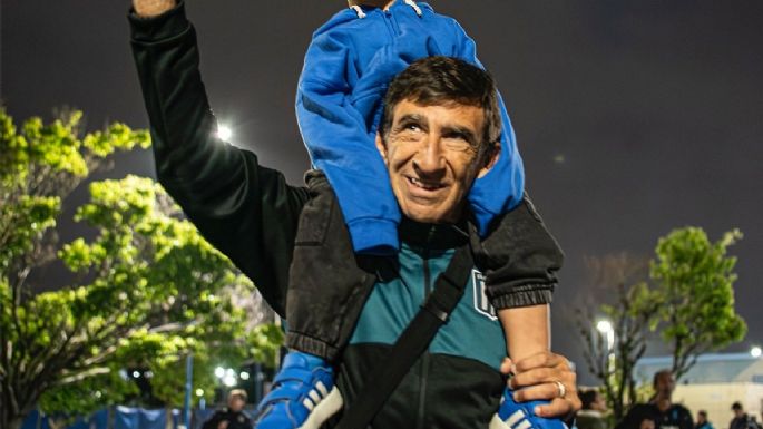 Imponente banderazo de los hinchas de Racing en la previa ante Flamengo