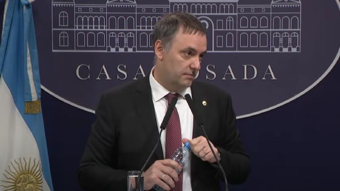 Manuel Adorni, sobre Espert: “Está obligado a dar explicaciones porque es un funcionario”