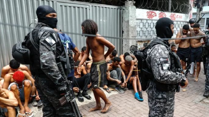 Hallaron un fusil FAL de las Fuerzas Armadas argentinas en el arsenal del Comando Vermelho