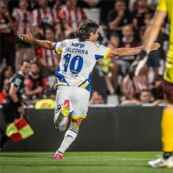 Rosario Central ganó  en Córdoba, con polémica, claro, y le sacó 3 puntos a Riestra