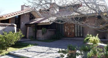 Destinan otros $50 millones a la residencia del gobernador