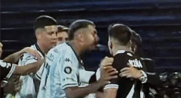 Adrián Balboa pidió disculpas por haber escupido a Acuña