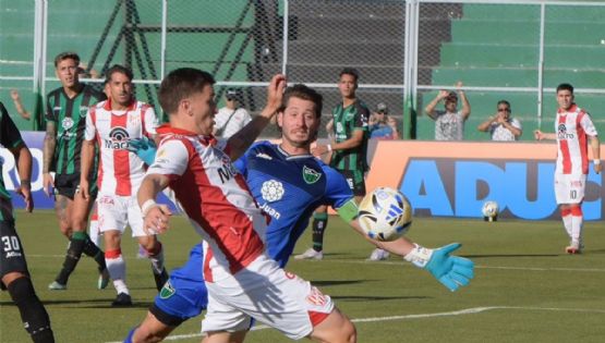 San Martín de San Juan se complicó al igualar con Instituto