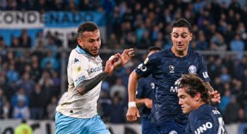 Independiente Rivadavia mereció más ante Racing en Avellaneda