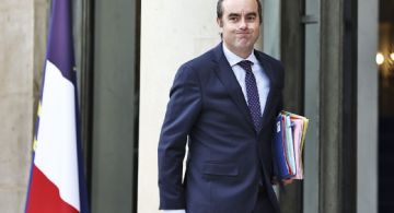 Renunció el nuevo primer ministro de Francia