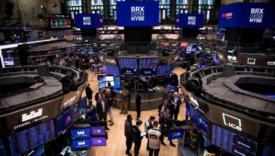 Las acciones y bonos operaron con tendencia mixta