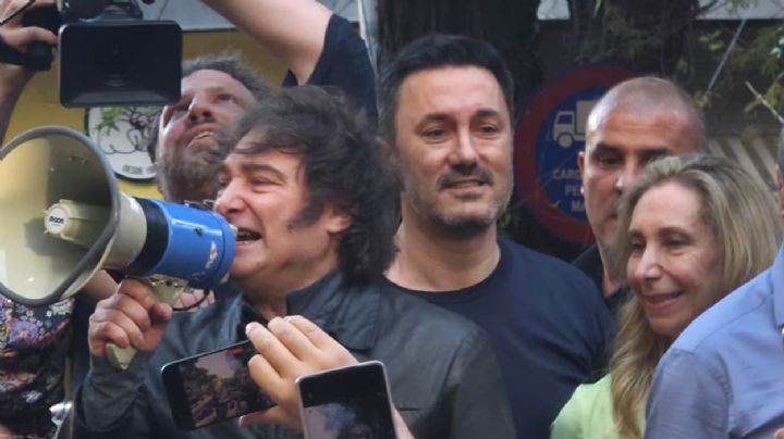 Milei en Mendoza: recorrido corto en el caos generado por militantes y opositores