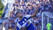 Foto ilustrativa de la nota titulada: Gimnasia La Plata venció a Vélez y sueña con los Playoffs