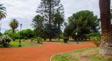 Lunes de temperatura agradable y cielo despejado