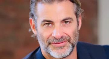 Quién es Jim Curtis, el gurú del bienestar que conquistó a Jennifer Aniston